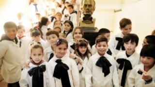 La patria, más o menos modernizada - Buen mediodía - DelSol 99.5 FM